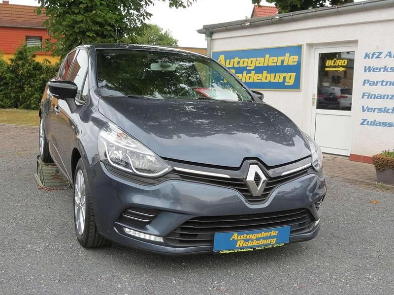 Grau Gebraucht 2018 Renault Clio IV LIMITED Kleinwagen | 9.940 € (Fairer Preis) - Bild 1/4