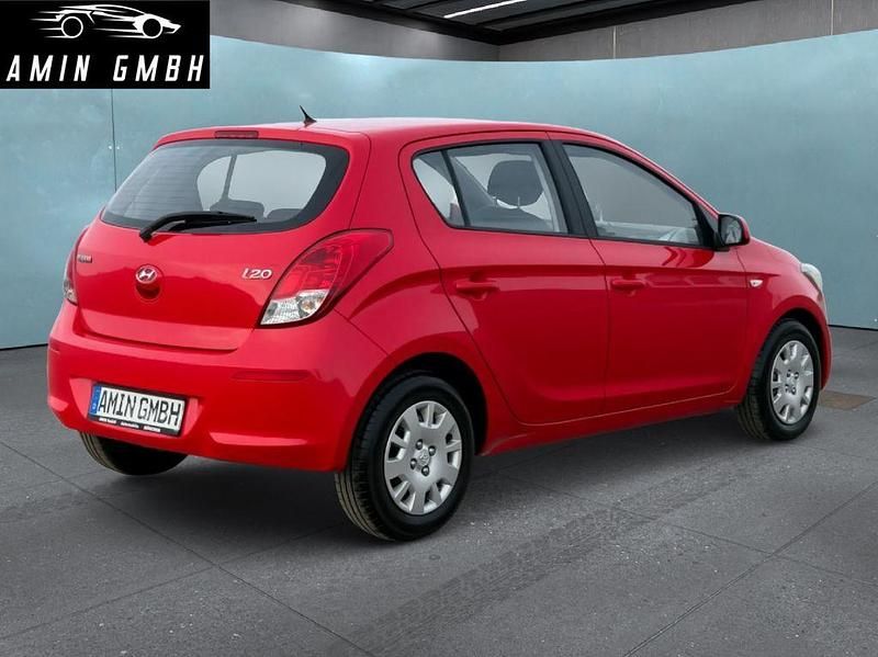 Gebraucht Hyundai i20 Edition 86 PS (63 kW) 2012 Rot Kleinwagen