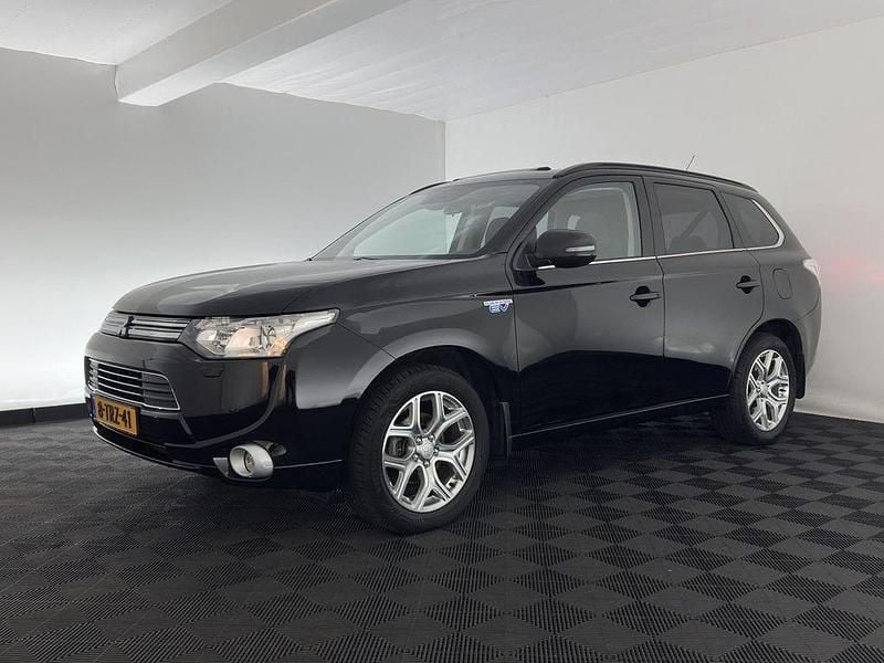 Gebraucht Mitsubishi Outlander P-HEV Instyle 203 PS (149 kW) 2014 Schwarz SUV