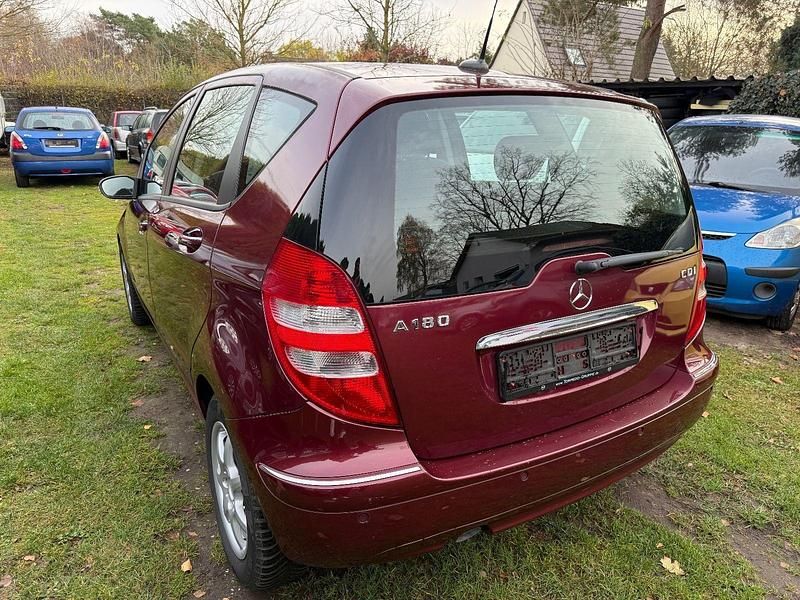 Gebraucht Mercedes A180 Elegance 109 PS (80 kW) 2008 Rot Kleinwagen