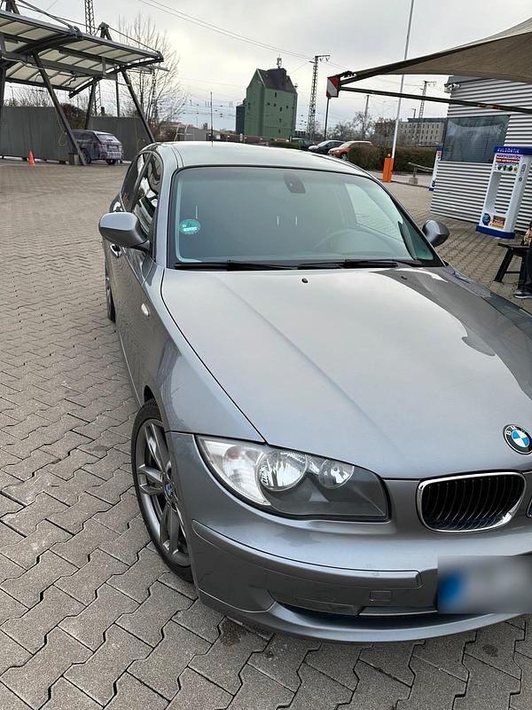 Gebraucht BMW 116 116 PS (85 kW) 2010 Grau Kleinwagen