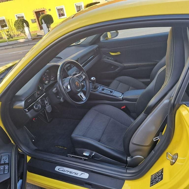 Gebraucht Porsche 911 Carrera 370 PS (272 kW) 2018 Gelb Coupé