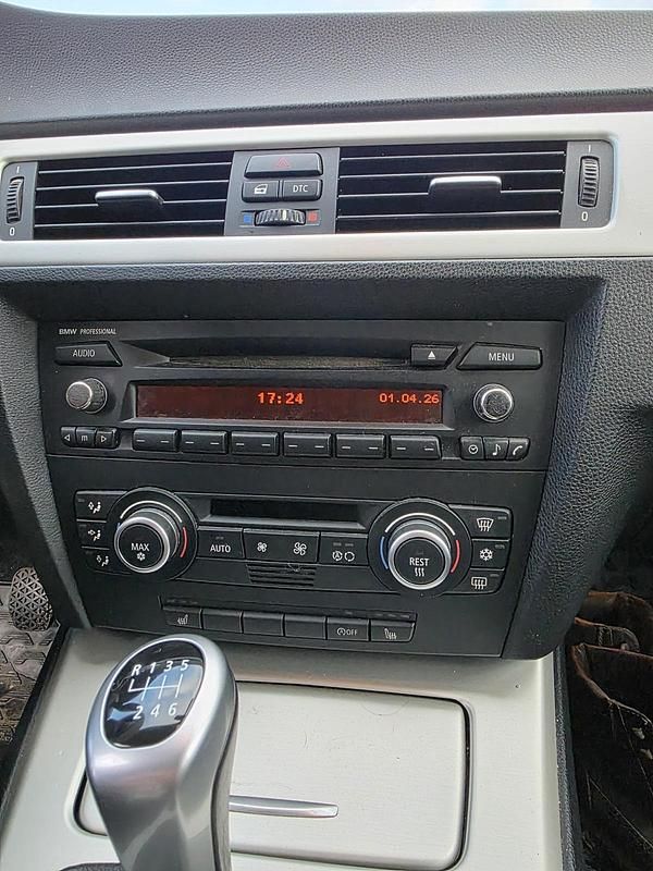 Gebraucht BMW 318 143 PS (105 kW) 2008 Schwarz Kombi