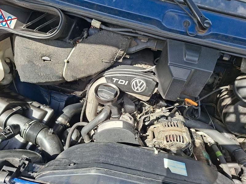 Second-hand VW LT 109 CP (80 kW) 2004 Albastru