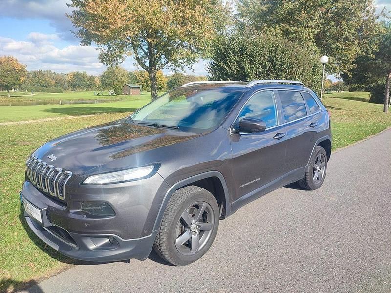 Grau Gebraucht 2016 Jeep Cherokee Limited SUV | 13.700 € (Fairer Preis) - Bild 1/4