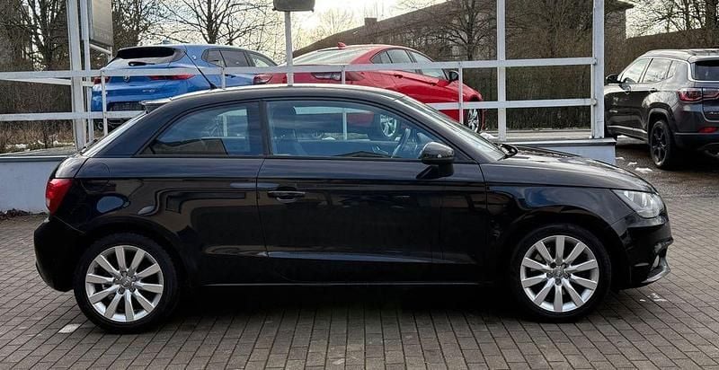Gebraucht Audi A1 Attraction 105 PS (77 kW) 2010 Schwarz Kleinwagen