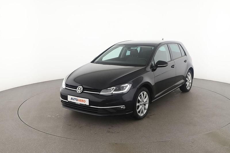 Schwarz Gebraucht 2020 VW Golf VII Highline Limousine | 21.390 € (Fairer Preis) - Bild 1/3
