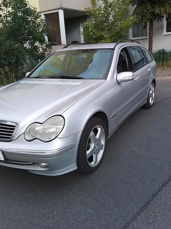 Silber Gebraucht 2004 Mercedes 200 Avantgarde Kombi | 3.490 € (Guter Preis) - Bild 1/4