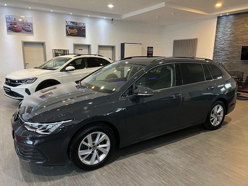 Grau Gebraucht 2021 VW Golf VIII Kombi | 13.895 € (Fairer Preis) - Bild 1/4