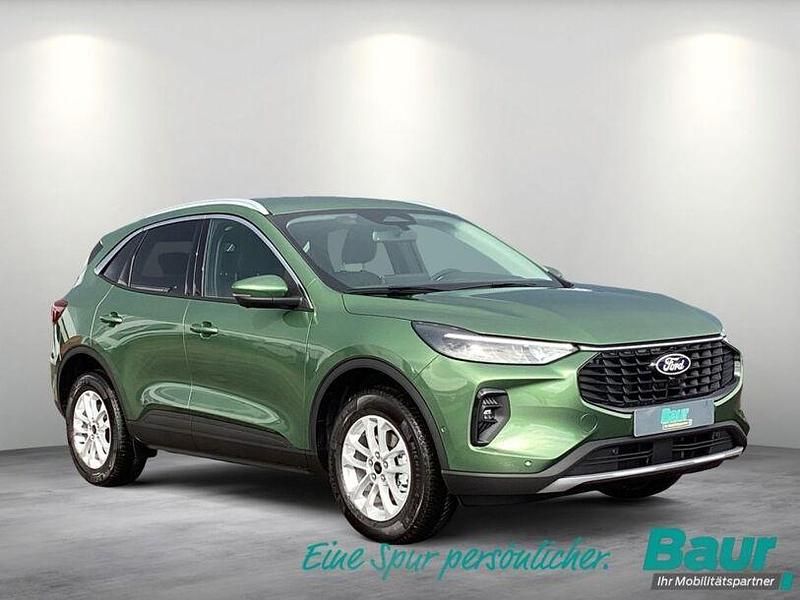 Gebraucht Ford Kuga Titanium 179 PS (131 kW) 2024 Bursting green metallic SUV