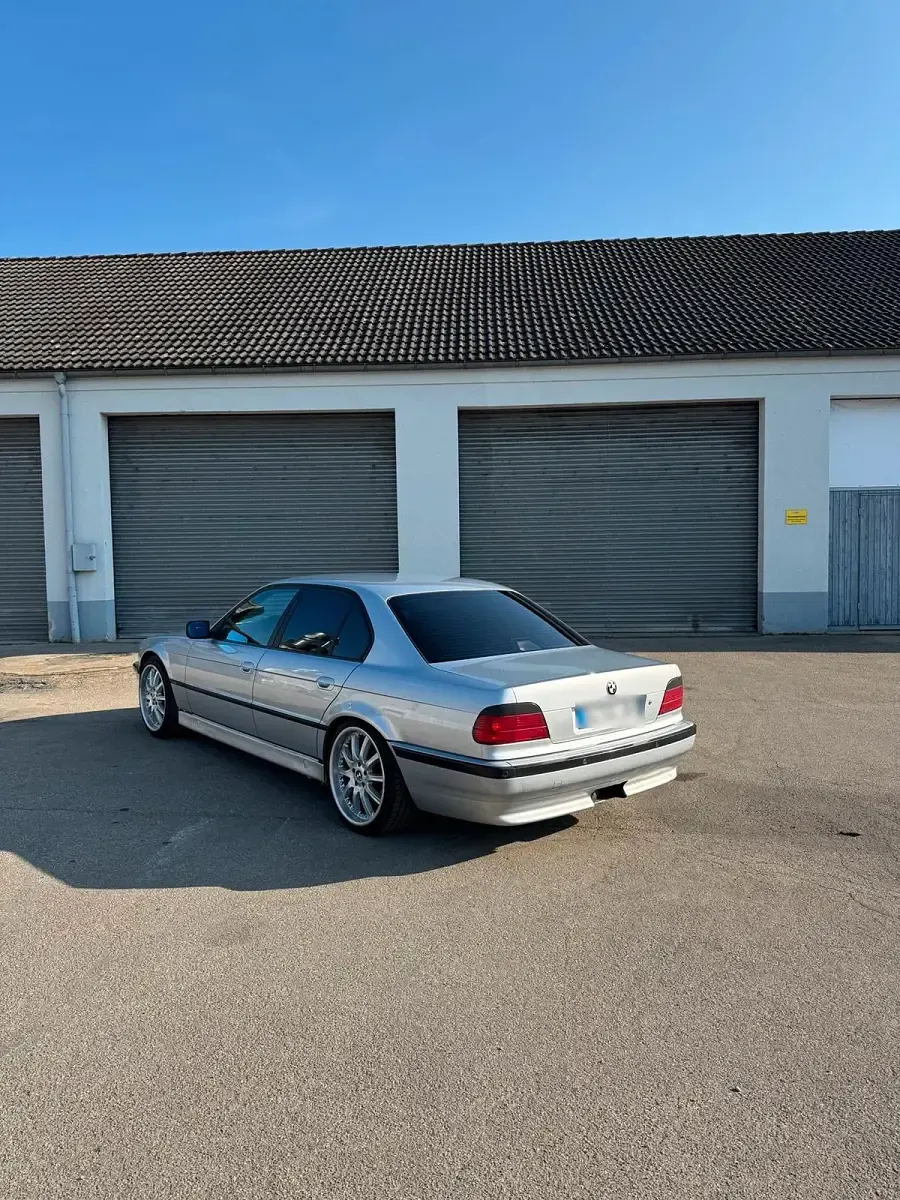 Gebraucht BMW 728 Basis 193 PS (141 kW) 1997 Silber Limousine