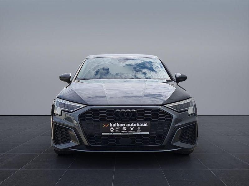 Używany Audi A3 S-Line 150 KM (110 kW) 2023 Szary Sedan/Limuzyna