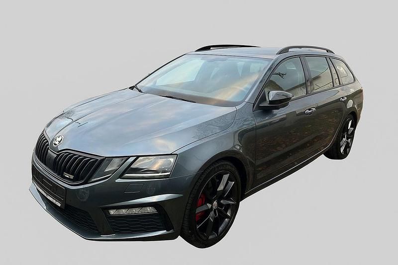 Grau Gebraucht 2018 Skoda Octavia RS Kombi | 15.899 € (Guter Preis) - Bild 1/4