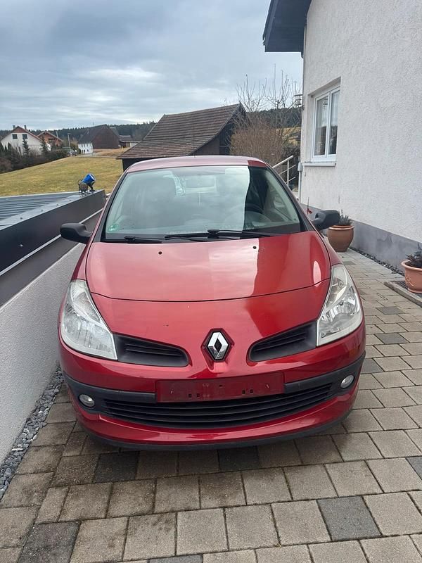 Gebraucht Renault Clio II 75 PS (55 kW) 2005 Rot Kleinwagen