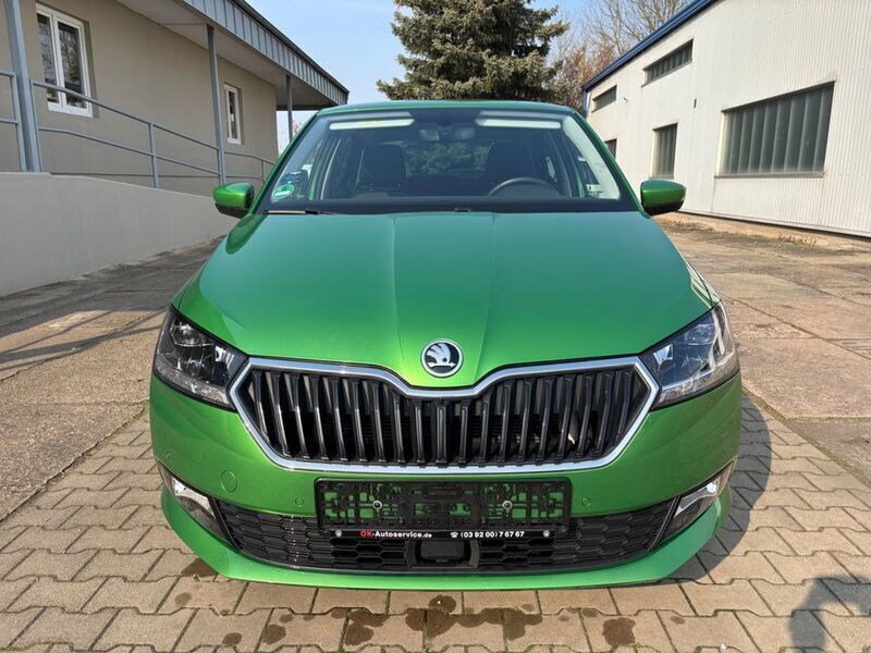Grün Gebraucht 2019 Skoda Fabia Soleil Limousine | 14.999 € (Fairer Preis) - Bild 1/4