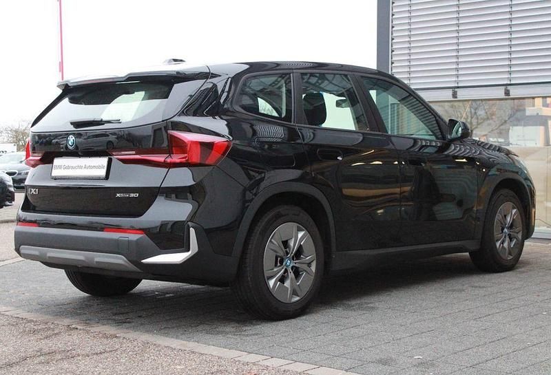 Gebraucht BMW iX1 Performance 225 kW (306 PS) 2023 Schwarz SUV