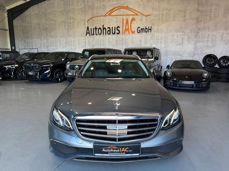 Gebraucht Mercedes E300 194 PS (142 kW) 2019 Grau Limousine