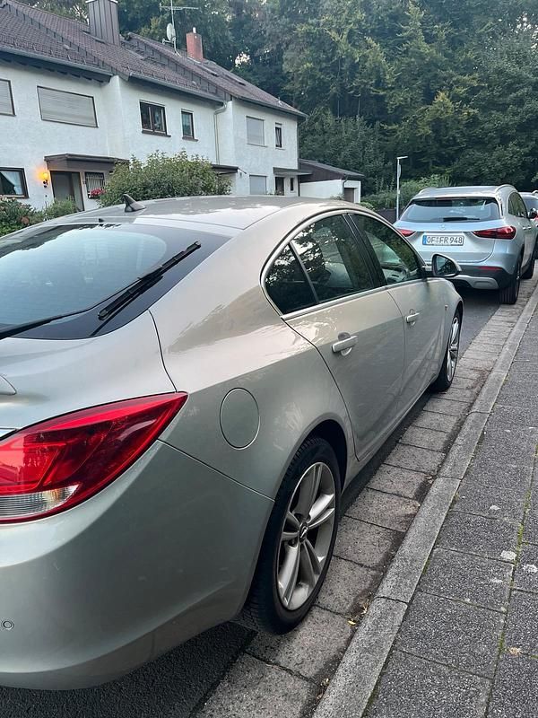 Grau Gebraucht 2009 Opel Insignia Kombi | 3.700 € (Fairer Preis) - Bild 1/4