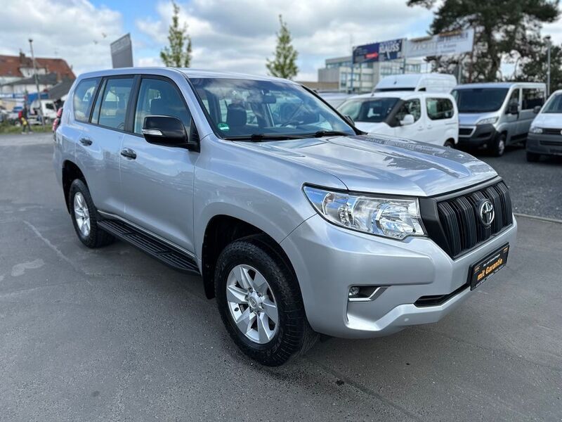 Silber Gebraucht 2019 Toyota Land Cruiser SUV | 35.700 € (Superpreis) - Bild 1/4