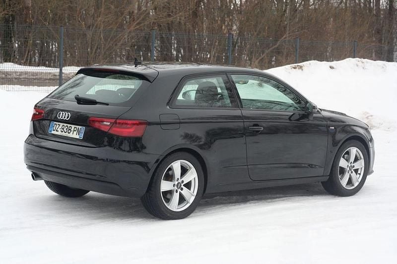 Second-hand Audi A3 Ambiente 110 CP (80 kW) 2014 Negru Berlinǎ