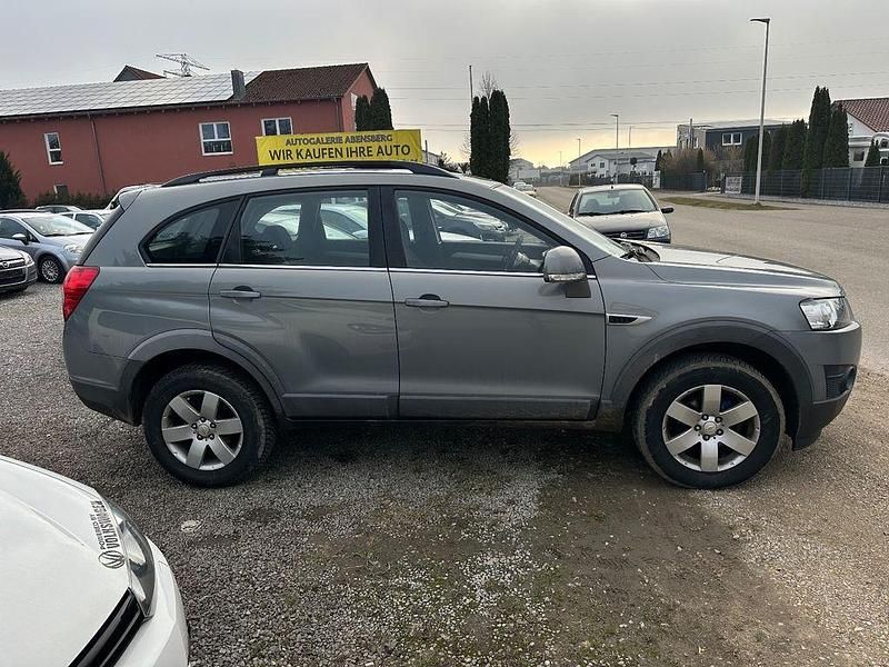 Gebraucht Chevrolet Captiva LS 163 PS (119 kW) 2013 Grau SUV