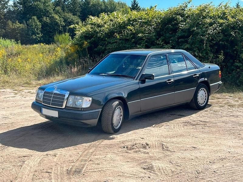 Schwarz Gebraucht 1989 Mercedes E260 Sportline Limousine | 9.000 € - Bild 1/4