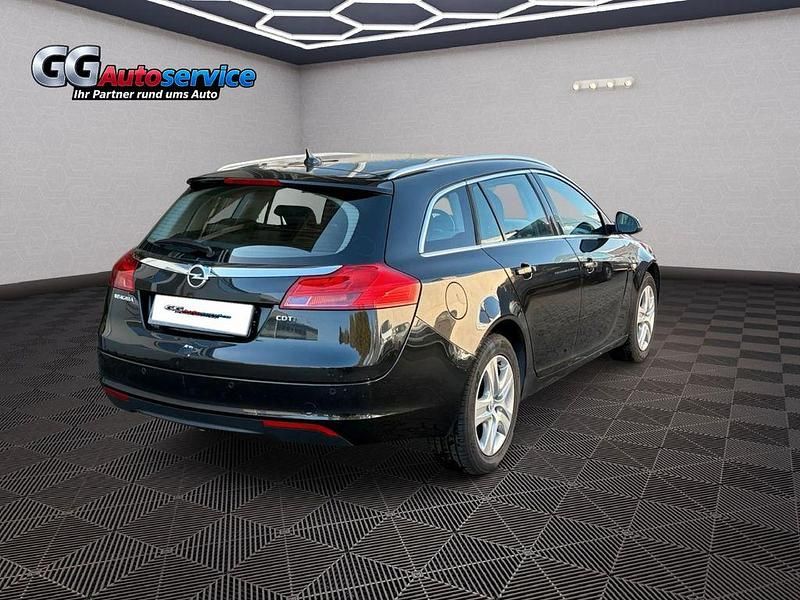 Gebraucht Opel Insignia Edition 131 PS (96 kW) 2010 Schwarz Kombi