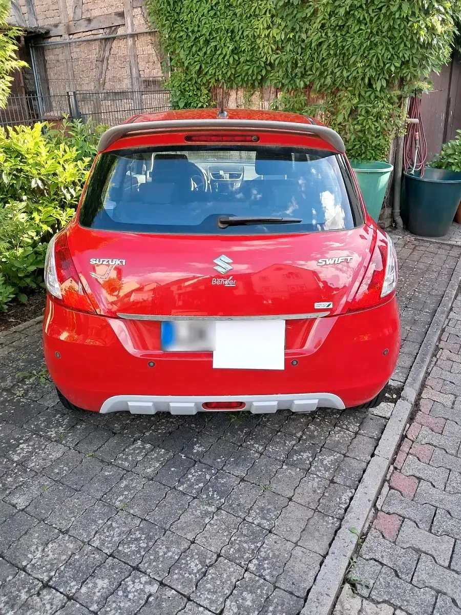 Gebraucht Suzuki Swift Comfort 94 PS (69 kW) 2013 Rot Kleinwagen