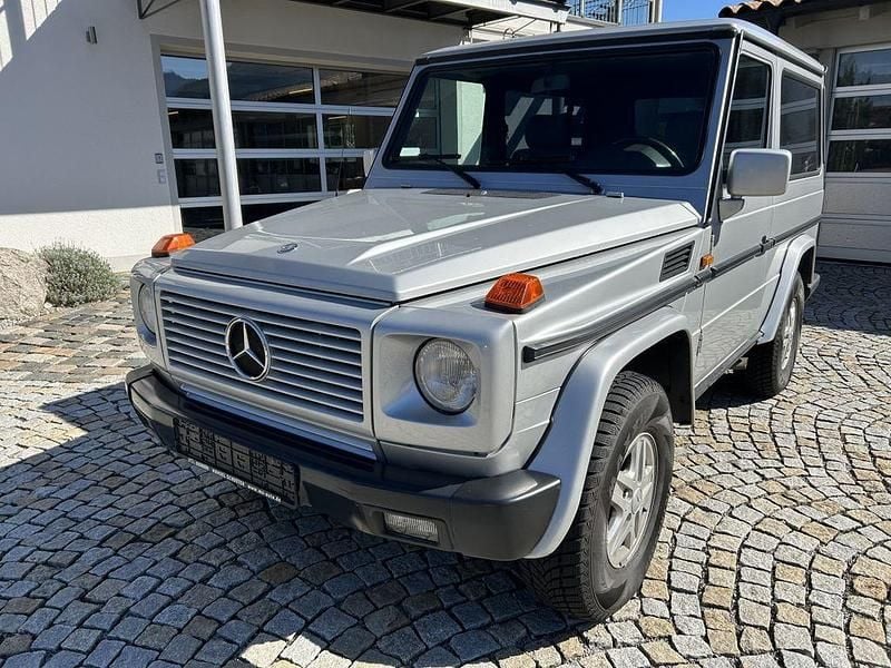 Astralsilber met Gebraucht 1990 Mercedes G300 SUV | 28.950 € - Bild 1/4