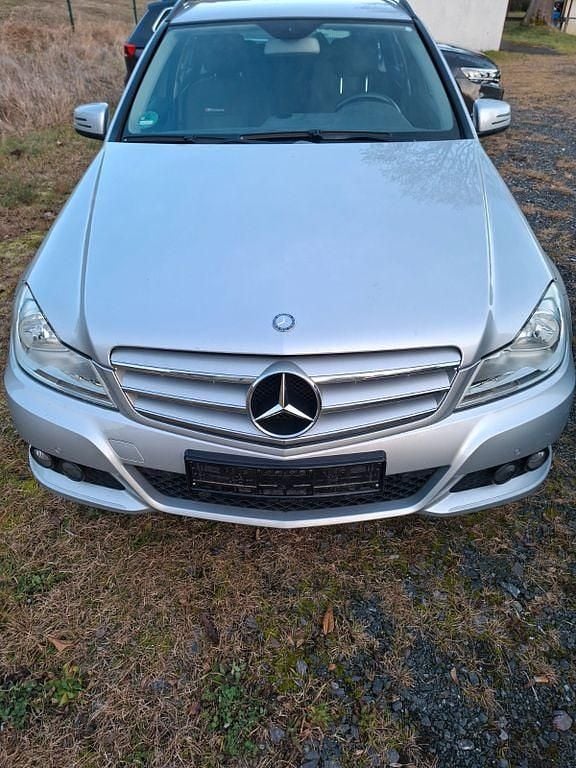 Silber Gebraucht 2013 Mercedes C200 Limousine | 4.600 € (Superpreis) - Bild 1/4