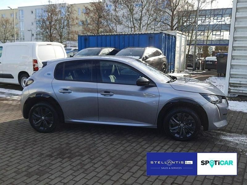 Gebraucht Peugeot e-208 Allure 100 kW (136 PS) 2023 Grau Kleinwagen