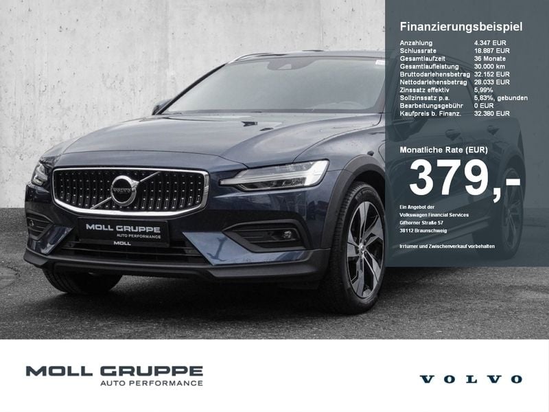 Gebraucht Volvo V60 CC 197 PS (144 kW) 2022 Denim blue / metallic Kombi