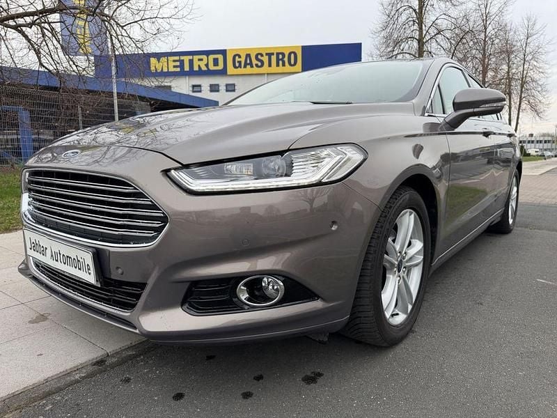 Gebraucht Ford Mondeo Titanium 160 PS (117 kW) 2015 Braun Limousine