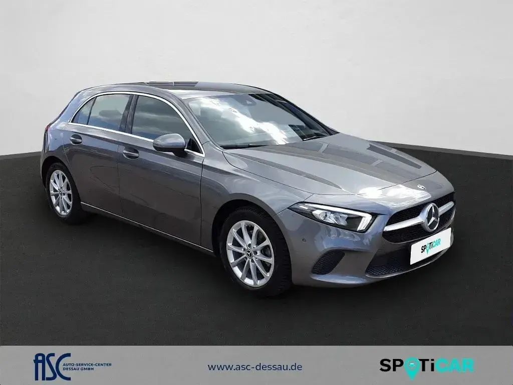 Gebraucht Mercedes A200 Progressive 163 PS (119 kW) 2018 Mountaingrau  Limousine