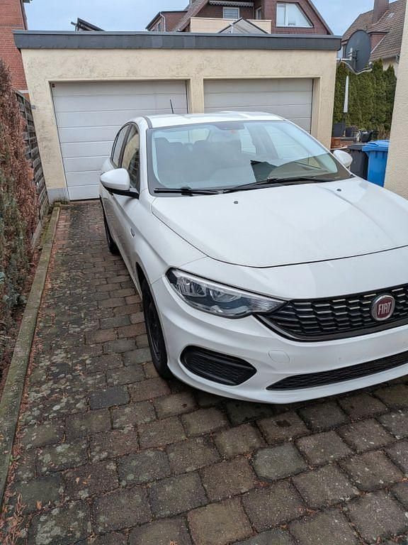 Gebraucht Fiat Tipo 95 PS (69 kW) 2017 Weiß Limousine