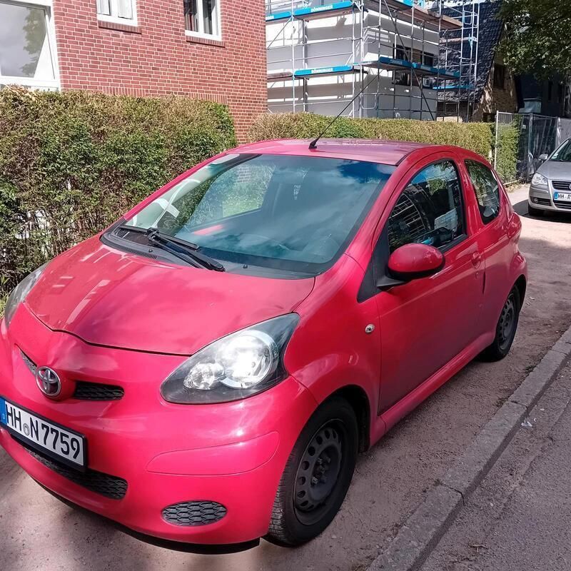 Rot Gebraucht 2010 Toyota Aygo Kleinwagen | 1.500 € (Etwas zu teuer) - Bild 1/4