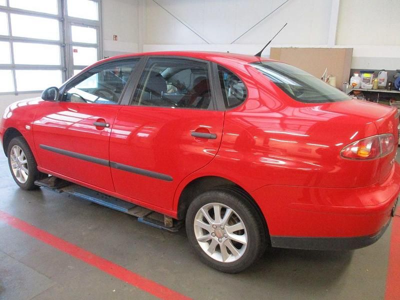 Gebraucht Seat Cordoba Reference 86 PS (63 kW) 2009 Rot Limousine