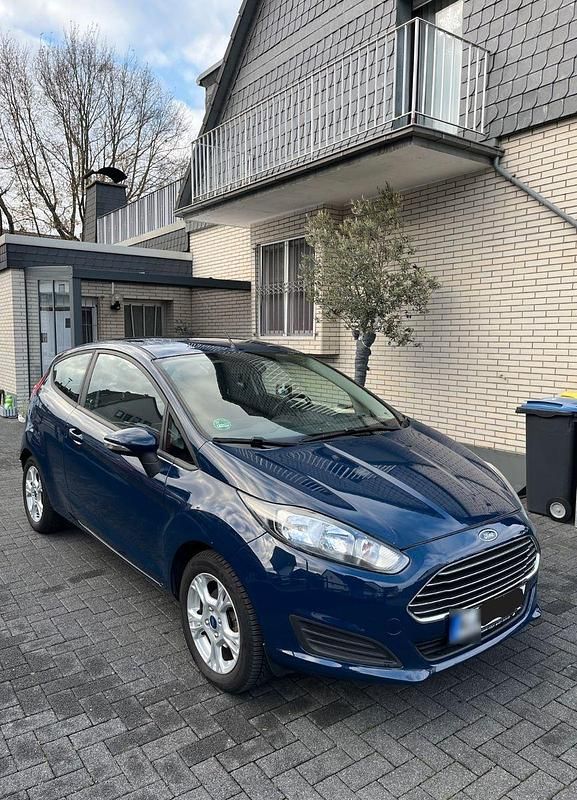 Gebraucht Ford Fiesta 60 PS (44 kW) 2014 Blau Kleinwagen