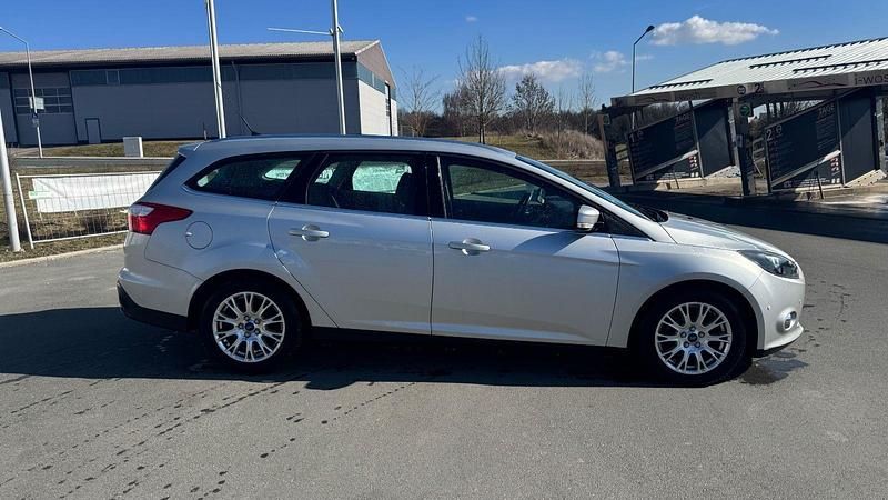 Gebraucht Ford Focus Titanium 116 PS (85 kW) 2011 Silber Kombi
