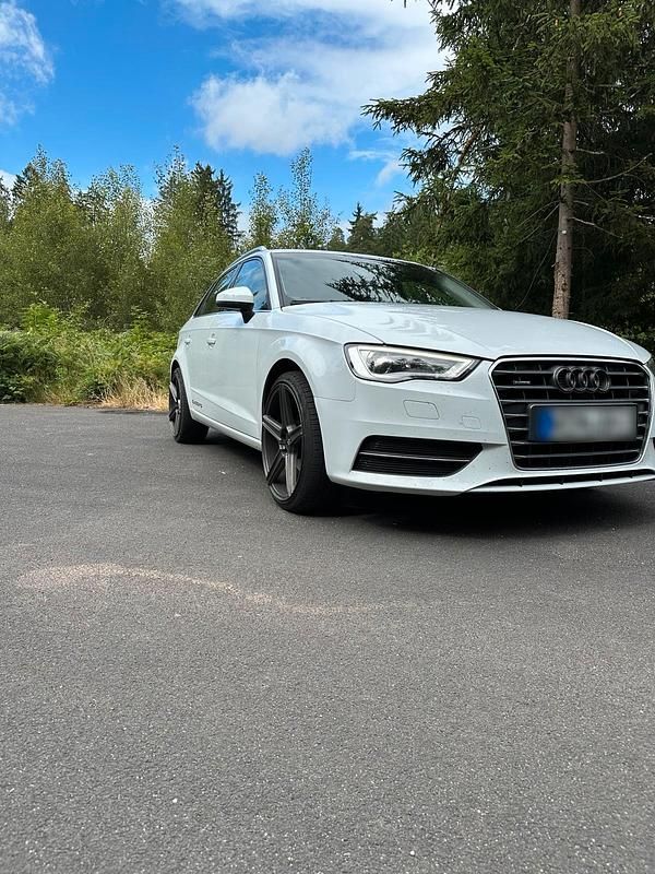 Używany Audi A3 Design 150 KM (110 kW) 2014 Biały Hatchback