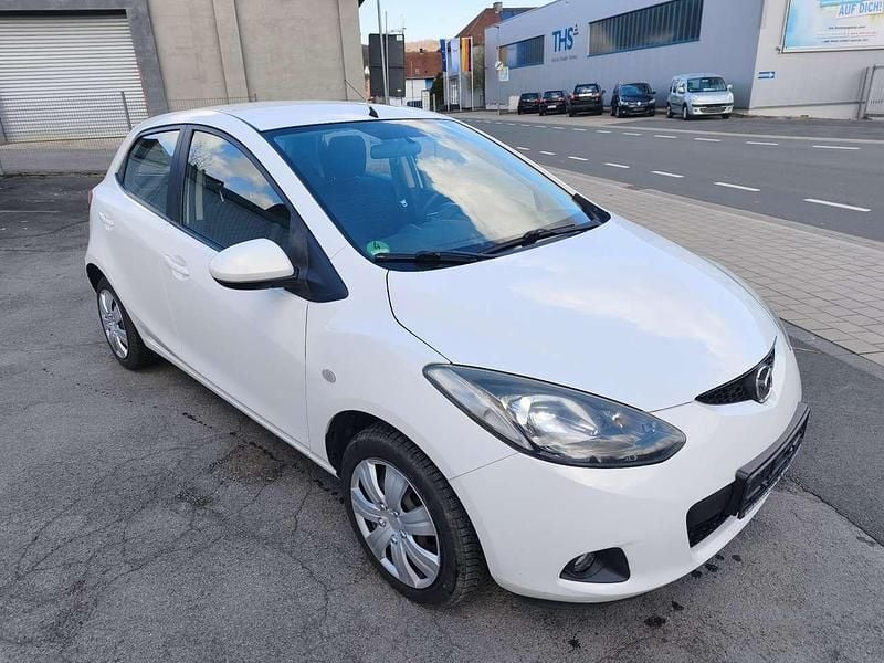 Gebraucht Mazda 2 Impuls 75 PS (55 kW) 2010 Arachneweiß metallic Kleinwagen