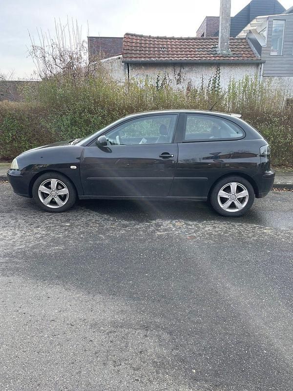 Gebraucht Seat Ibiza Fresh 75 PS (55 kW) 2003 Schwarz Kleinwagen