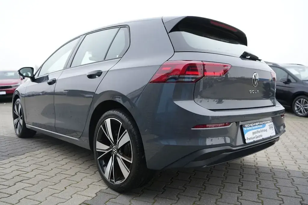 Gebraucht VW Golf VIII 110 PS (80 kW) 2024 Grau Limousine