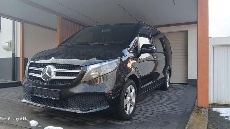 Gebraucht Mercedes V220 163 PS (119 kW) 2019 Schwarz Van / Kleinbus