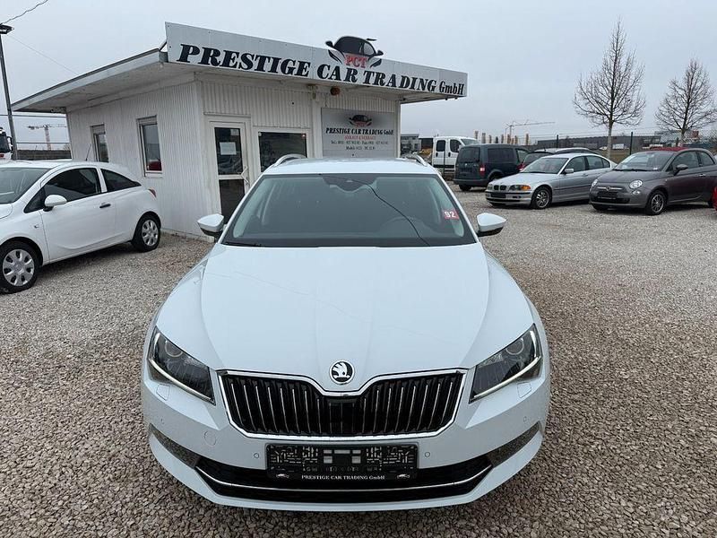Gebraucht Skoda Superb Style 190 PS (139 kW) 2019 Weiß Kombi
