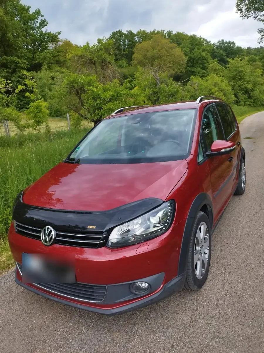 Gebraucht VW Touran Cross 140 PS (102 kW) 2012 Rot Van / Kleinbus