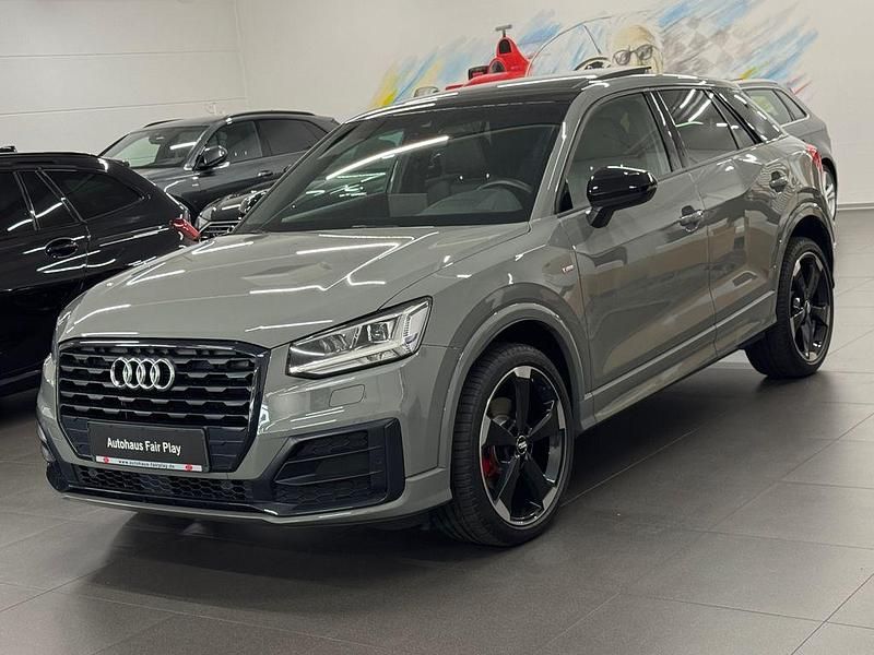 Grau Gebraucht 2019 Audi Q2 S-Line SUV | 27.700 € (Teuer) - Bild 1/4