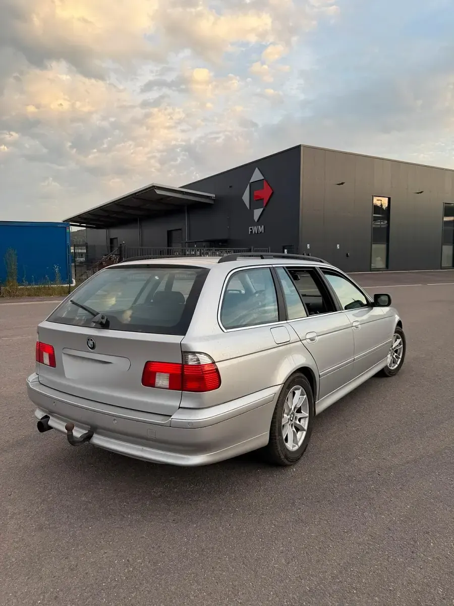 Gebraucht BMW 520 170 PS (125 kW) 2002 Silber Kombi