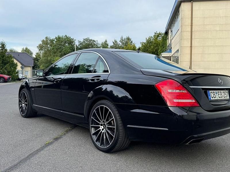 Schwarz Gebraucht 2010 Mercedes S350 Limousine | 9.999 € (Etwas zu teuer) - Bild 1/4