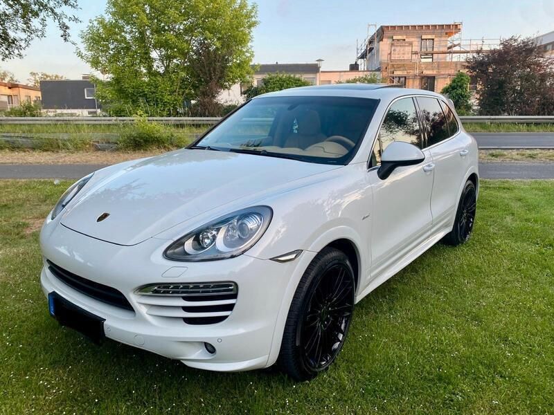 Weiß Gebraucht 2012 Porsche Cayenne Sport SUV | 23.500 € (Teuer) - Bild 1/4